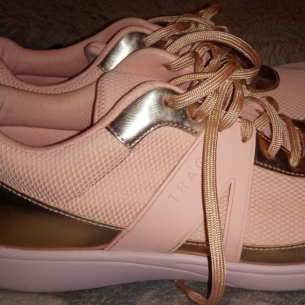 Traq by Alegria Qarma Lace Up Athletic Shoe Size 9.5 / EU 41